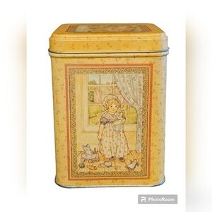 Vintage Hallmark tin metal box square yellow made in the USA.